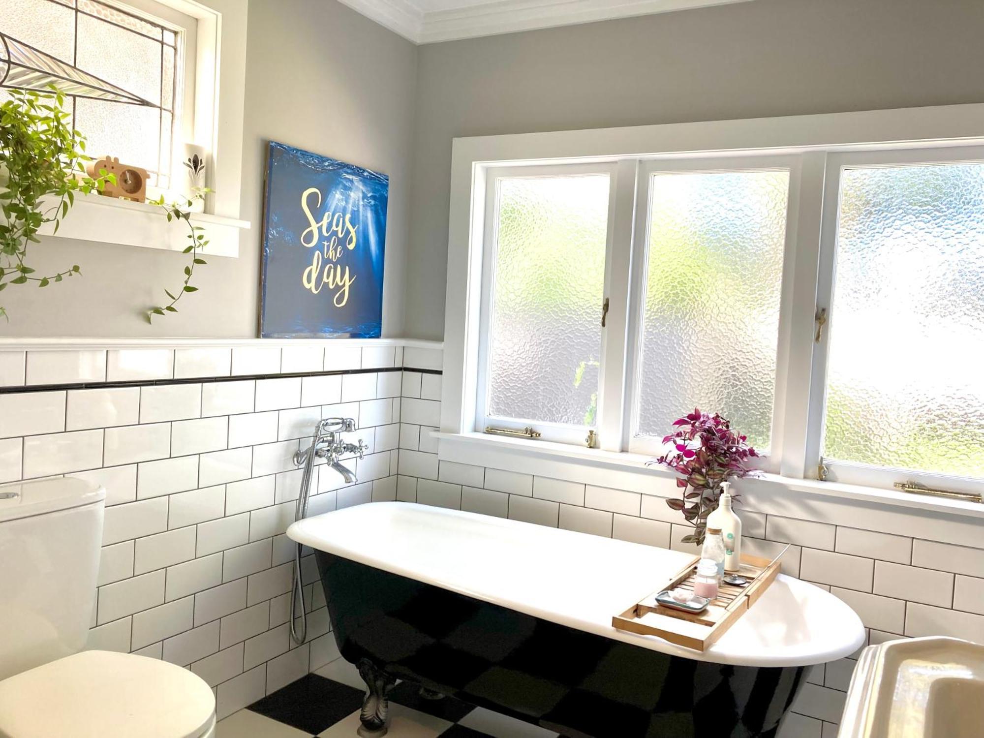 Spacious And Sunny Master Bedroom With Shared Bathrooms Auckland Eksteriør bilde
